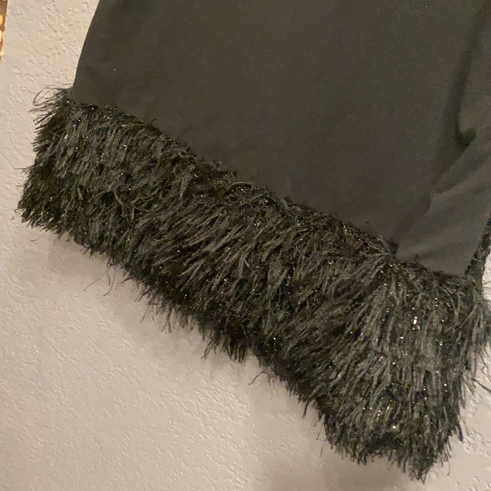 GUESS - tank w black sequins and faux feather fluff on the hem - L - Picture 9 of 16